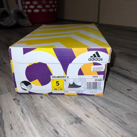 Adidas UltraBoost 4.0 ‘Triple Black Gold’ - US 5 WOMEN (US 4 MEN) - Picture 6 of 10